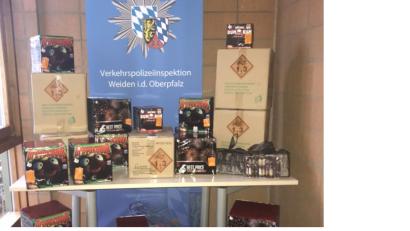 Bild: Polizei
Die sichergestellte Pyrotechnik war für eine Silvesterfeier mit der kompletten Familie vorgesehen.