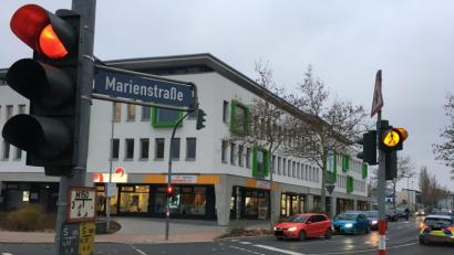Bild: roa
Die Marienstraße ist bei Parkplatzsuchenden gefürchtet.