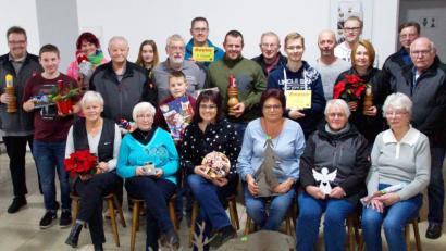 Bild: njn
Viel Spaß haben die Schützen beim traditionellen Nussschießen, bei dem es mit etwas Glück viele Preise gibt.