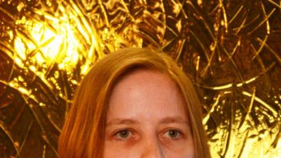 Bild: bey
Sarah Wirth von der KUBUS Kommunalberatung und Service GmbH stellt die Beiträge für die Abwasserentsorgung sowie die neu berechneten Friedhofsgebühren vor.