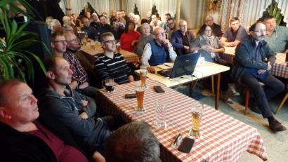 Bild: Brendel, Hubert (BR)
Rappelvoll war die Wirtsstube im Gasthaus Oberst bei der Bürgerversammlung für den Bereich Thurndorf und Heinersreuth.