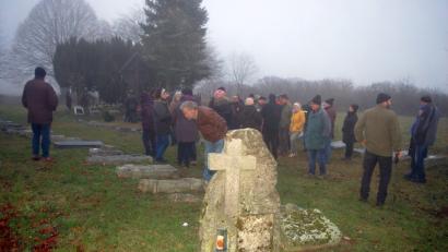 Bild: fjo
Der deutsche Friedhof überraschte viele Teilnehmer durch die oval angeordneten Grabsteine.