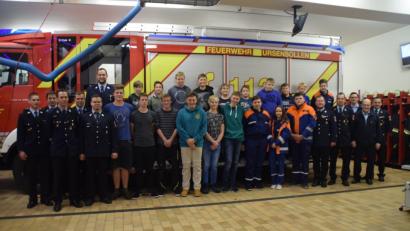 Bild: Josef Graml
Sie sind der stolz der Gemeinde Ursensollen: 19 Mädchen und Buben haben sich kürzlich dem Wissenstest der Feuerwehren gestellt.