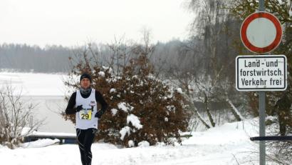 Bild: exb/Wechselszene
Die Teilnehmer trotzen Schnee, Eis und zapfigem Wind.