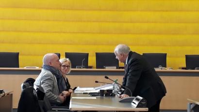 Bild: Simon Kunert
Norbert Hartl (rechts ) soll die Ausschreibung laut Anklage federführend auf BTT zugeschnitten haben. Mit der Kenntnis von OB Joachim Wolbergs (links).