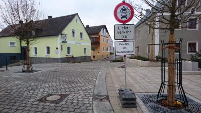 Bild: Lowak
Die Burgstraße bleibt gesperrt. Rollstuhlfahrer oder Gehbehinderte, die an einer Veranstaltung am Schafferhof teilnehmen wollen, können bei der Stadt Windischeschenbach eine Ausnahmegenehmigung beantragen.