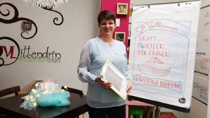 Bild: jzk
„Nutzen Sie Ihre Kraftquellen und meiden Sie die Krafträuber“, fordert Christina Heinzel-Neumann die Teilnehmerinnen am Workshop auf.