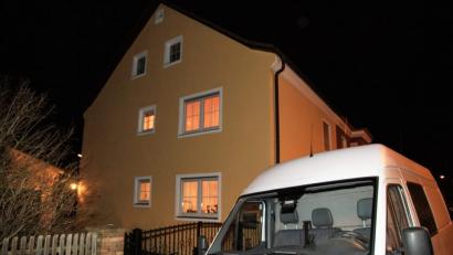 Bild: ch
In diesem Haus im Süden der Stadt Schwandorf hatte sich am 21. Februar der Vorfall abgespielt, der zur Mord-Anklage führte.