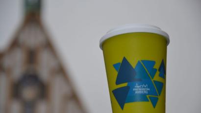 Bild: upl
Der Mehrweg-Kaffeebecher ist ein Projekt der Stadt Amberg und des Stadtmarketingvereins. Seit 2017 gibt es das eigene Pfandsystem. Es hat sich bewährt. Die Nachfrage ist konstant.