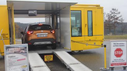 Bild: frd
Die Überprüfung der Bremsen, der Stoßdämpfe, der Beleuchtung und der Reifen war für die ADAC- Mitglieder kostenfrei, Nichtmitglieder konnten sich eine dieser Überprüfungen aussuchen.