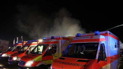 Bild: Wolfgang Steinbacher
Rund um die Uhr, sieben Tage die Woche, 52 Wochen im Jahr: Das BRK ist immer in Bereitschaft, um im Notfall schnell helfen zu können. So wie am Donnerstagabend bei dem Großbrand in Weigendorf.