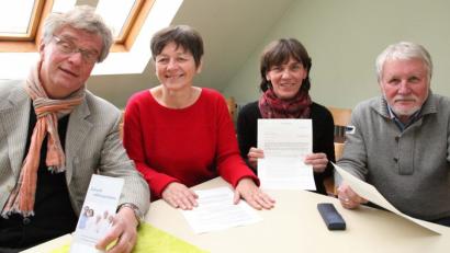 Bild: Hirsch
Wolfgang Meischner, Waltraud Brettner, Rita Sebald und Werner Chwatal (von links) raten rechtzeitig zu einer Vorsorgevollmacht.