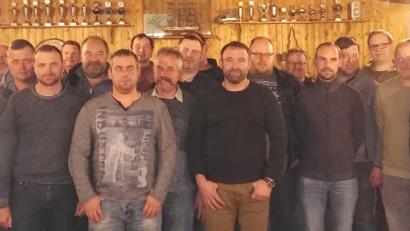 Bild: kdi
Die Teilnehmer des Böllerschützen-Lehrgangs nach ihrer erfolgreichen Prüfung.