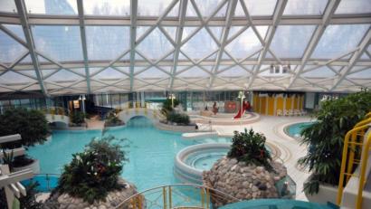 Bild: exb
Im Kurfürstenbad soll ein Unbekannter am Sonntag gegen 18 Uhr ein acht Jahre altes Mädchen sexuell missbraucht haben.