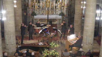 Bild: jzk
Benjamin Sebald, Dominik Thoma, Christoph Günther, Florian Zeh, Volker Hemedinger und Walther Turn (von links) begeistern die Konzertbesucher in der Kemnather Stadtpfarrkirche.