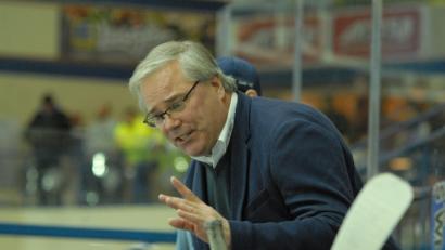 Bild: gb
Am Dienstag steigt das Nachholspiel zwischen den Selber Wölfen und den Blue Devils. Der Weidener Trainer fordert 60 Minuten harte und konzentrierte Arbeit von seiner Mannschaft.