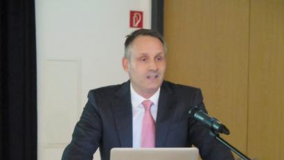 Bild: jzk
„Fast alle Funktionen und Organe im Körper sind auf eine gesunde Schilddrüse angewiesen“, betont Dr. Florian Höhler.