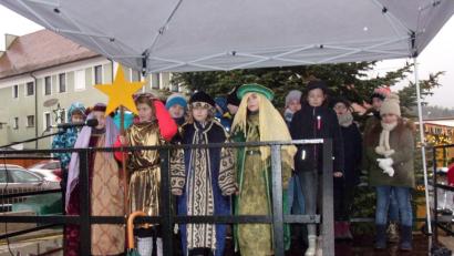 Bild: bnr
Die Kinder verkündeten den Frieden auf Erden und wünschten frohe Weihnachten.