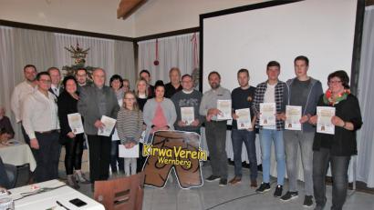 Bild: ral
Zahlreiche Mitglieder wurden in der Jahreshauptversammlung für zehnjährige Treue geehrt.