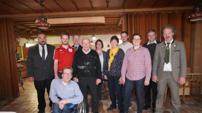 Bild: fvo
Georg Meckl, der Hanssimmer-Schorsch (stehend, Vierter von links), ist 85 Jahre alt.