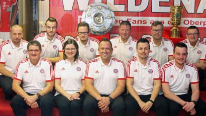 Bild: lst
Mit diesem Vorstand geht der Fanclub Wildenau in die nächsten beiden Jahre: Bernhard Weber, Johannes Suttner, Johannes Wittmann, Christian Bäuml, Thomas Dill, Otto Zahn (hinten v. l.), Hans-Jürgen Sperer, Ramona Gollwitzer, Marcus Fritsch, Michael Renner und Raphael Bittner (vorne v. l.).