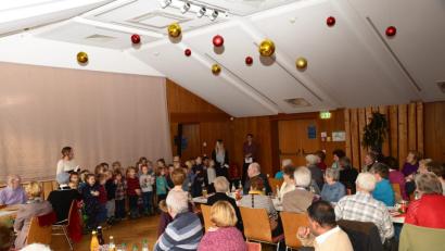 Bild: bey
Die Parksteiner Senioren feiern im Festsaal.