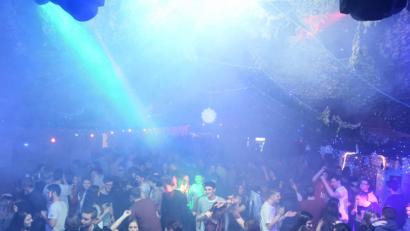 Bild: gi
Über ihre erste Party „Winter Opening“ als Veranstalter freute sich die Gruppe ZSH Moosbach.