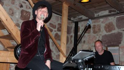 Bild: stg
Sänger Markus Engelstaedter und Bernd Meyer am Piano begeistern auf der Vestn in Pressath.