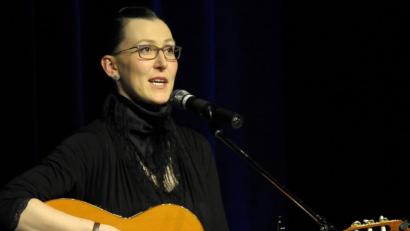Bild: Petra Hartl
Martina Schwarzmann muss ihren Auftritt beim Burschenfest absagen: Die Kabarettistin ist schwanger und entbindet im Mai.