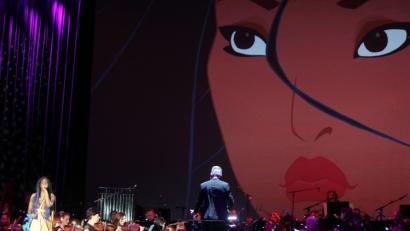 Bild: Stiegler
Stars aus dem Disney-Kosmos - hier "Pocahontas" von Ivy Quainoo - wurden zum Tourauftakt der "Disney in Concert"-Reihe in Hof zum Leben erweckt