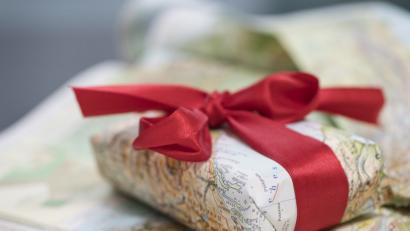 Bild: Andrea Warnecke/dpa
Liebevoll gestaltete, überraschende Weihnachtsgeschenke sind etwas Schönes. Vor allem sollen sie aber für einen besonderen Überraschungseffekt sorgen.