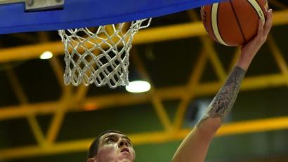 Bild: A. Schwarzmeier
Ob Aaron Scott auch am Sonntag für die Hamm Baskets zum Korb steigt, ist nach fraglich. Der Amerikaner ist erkrankt und konnte diese Woche nicht trainieren.