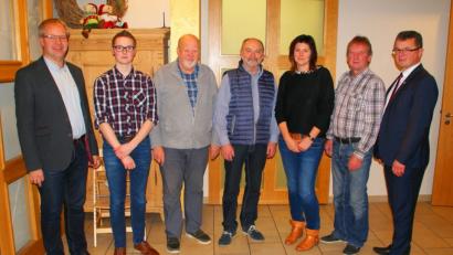 Bild: agr
Die Arge-Vorsitzenden Georg Keil und Tobias Böhm (von links), Bürgermeister Martin Birner und Stadtrat Herbert Wartha (von rechts) verabschiedeten die Vorstandsmitglieder Hans-Werner Habel, Josef Scheidler und Monika Stangl.
