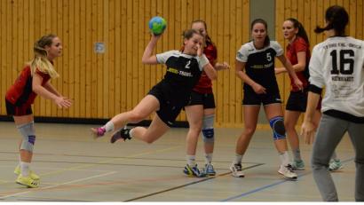 Bild: ham
Auf die Treffsicherheit von Verena Luley (links) kommt es für die HSG Nabburg/Schwarzenfeld im Derby gegen die SG Naabtal an. Der BOL-Spitzenreiter will seine Position festigen