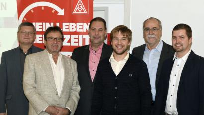 Bild: Hartl
Einige der Mitglieder des Ausbilder-Arbeitskreises Amberg bei der Jubiläumsfeier: von links: Josef Gadomski (Prüfer), Gerhard Pilz (Prüfer), Markus Groß (Vorsitzender), Matthias Scherr (Fachsekretär), Konrad Dorner (Prüfer) und Benjamin Fritz (stellvertretender Vorsitzender).