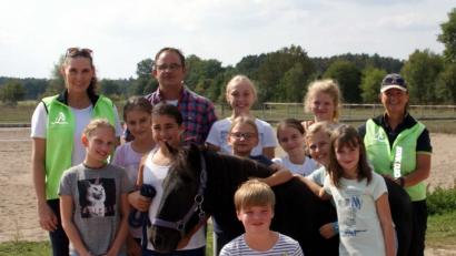 Bild: exb
Die Jugendlichen freuen sich schon auf das nächste Pferde-Projekt der Mittelschule Schmidgaden.
