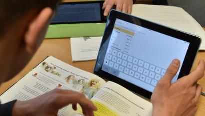 Bild: Carmen Jaspersen/dpa
Das Digitale Klassenzimmer zieht nun auch in Kümmersbruck ein.