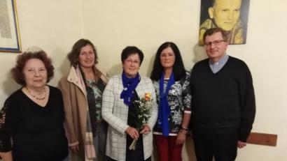 Bild: exb
Ehrungen bei der Jahreshauptversammlung des Frauenbunds Poppenreuth: Im Bild von links Bezirksleiterin Marlen Schnurbus, stellvertretende Diözesanvorsitzende Luise Fischer, Christa Köllner, Maria Zaus und Stadtpfarrer Bernd Philipp.