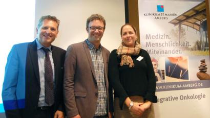 Bild: Klinikum/Kölbl
Ärztlicher Direktor Harald Hollnberger, Sportwissenschaftler Freerk Baumann und Doris Kölbl, Koordinatorin der Integrativen Onkologie am Klinikum (von links), sind von ihrem Konzept überzeugt.