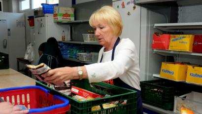 Bild: Stephan Huber
Lebensmittel-Ausgabe in der Amberger Tafel. Auch diese Einrichtung erfährt viel Zulauf – ein Zeichen, dass Armut weiter viel verbreitet ist, als gemeinhin gedacht. (Symbolbild)