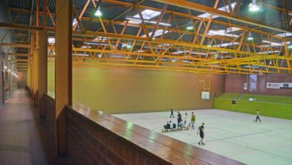 Bild: Gabi Schönberger
Die Mehrzweckhalle müsste dringend saniert werden. Ein Programm des Bundes bietet jetzt die Chance auf 90-prozentige Bezuschussung.