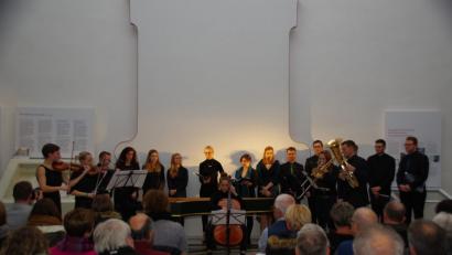 Bild: müb
Eine besinnliche Stunde im Advent bereiten Studierende der Berufsfachschule für Musik ihren Zuhörern.
