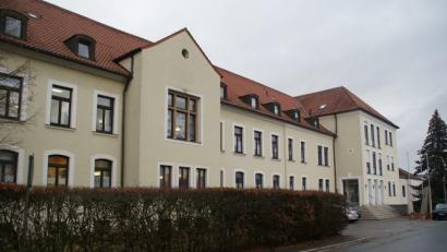 Bild: agr
Einst war es ein Krankenhaus des Landkreises und seiner GmbH, heute sind ein Pflegeheim und Arztpraxen darin untergebracht.