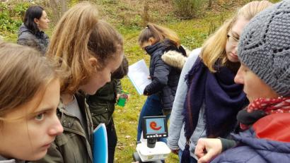 Bild: exb
Experimente stehen im Fokus der Austauschschüler und ihrer tschechischen Kollegen in Tábor . Die Jugendlichen nehmen am Erasmus-Programm "Junge Forscher in Europa" teil.