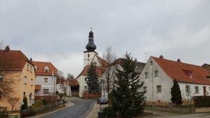 Bild: ak
Der Bereich der Hauptstraße in der Mitte Kastls ist Sanierungsschwerpunkt. Die Gemeinde verzichtet auf einen entsprechenden Sanierungsvermerk im Grundbuch bei den betroffenen Grundstücken.
