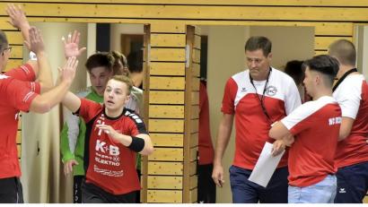 Bild: Ziegler
"Auf geht´ s!" Die Sulzbacher Handballer auf dem Weg zum nächsten Sieg.