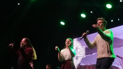 Bild: Kunz
Angelo Kelly mit seinen beiden Kindern Helen Josephine und Gabriël Jerome.