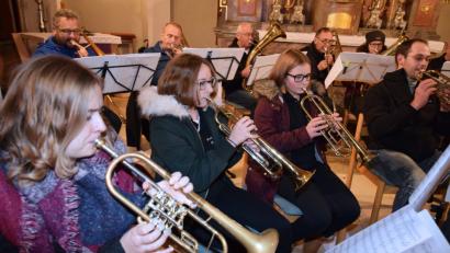 Bild: no
Der Posaunenchor Illschwang ist beim Adventskonzert am stärksten gefordert.