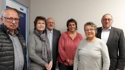 Bild: szl
Bei der Spendenübergabe - von links Andreas Steinl von der Kinderkrebshilfe, Gabriele Kohl Klassenpatin beim Kinderschutzbund,VdK-Kreisgeschäftsführer Harald Gresik, Angelika Wegmann, Koordinatorin der Caritas-Hospizhelfer, Inge Pannrucker vom Kinderschutzbund und VdK-Kreisvorsitzender Georg Brand.