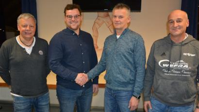 Bild: jr
Sie bilden die neue Führungsspitze der Jugendfördergemeinschaft FC Stiftland: (von links) Roland Eckert, Vorsitzender Thomas Bernreuther, sportlicher Leiter Rainer Fachtan und Raimund Zeitler.